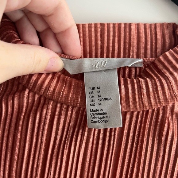 H&M iridescent Long Sleeved Top - Picture 4 of 6